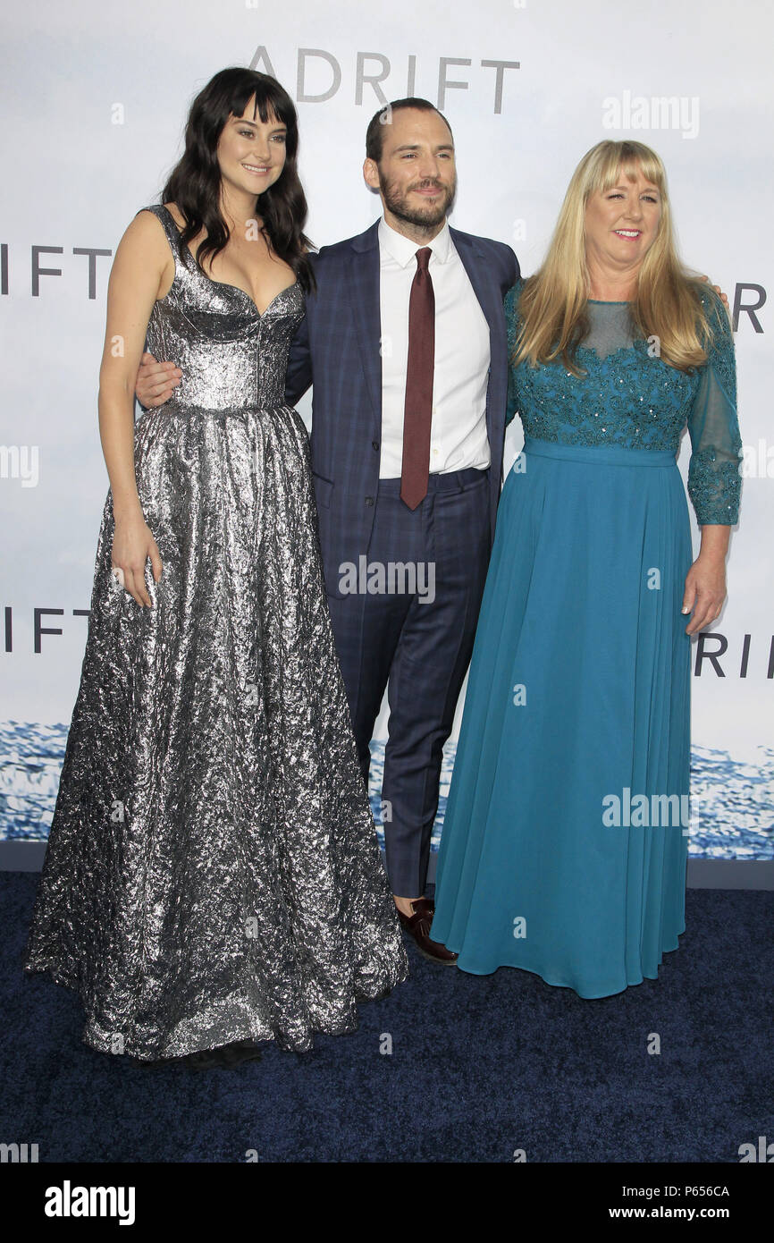 Weltpremiere von "Hilflos", gehalten im Regal LA Live in Los Angeles, Kalifornien. Mit: Shailene Woodley, Sam Claflin, Tami Oldham Ashcraft Wo: Los Angeles, Kalifornien, Vereinigte Staaten, wenn: 23. Mai 2018 Credit: Nicky Nelson/WENN.com Stockfoto