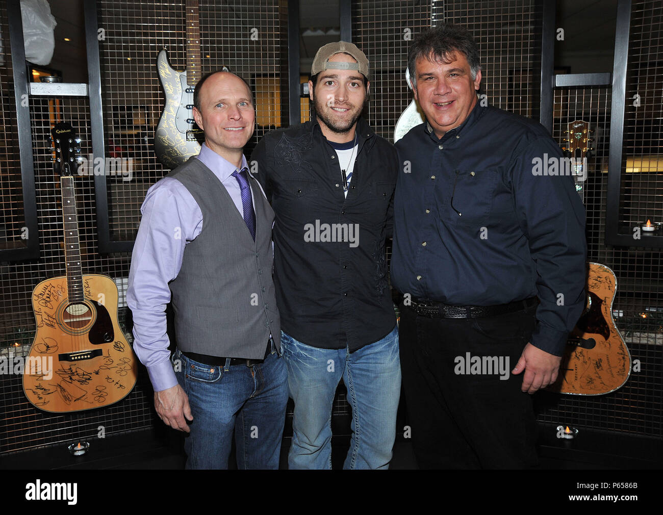 Josh Thompson 01 - Josh Thompson an der ACM-Büro in Sherman Oaks. Josh Thompson 01 Veranstaltung in Hollywood Leben - Kalifornien, Red Carpet Event, USA, Filmindustrie, Prominente, Fotografie, Bestof, Kunst, Kultur und Unterhaltung, Topix prominente Mode, Besten, Hollywood Leben, Event in Hollywood Leben - Kalifornien, Roter Teppich und backstage,, Kunst, Kultur und Unterhaltung, Fotografie, Anfrage tsuni@Gamma-USA.com, Musik Prominente, Musiker, Music Group, 2000 bis 2009 Stockfoto