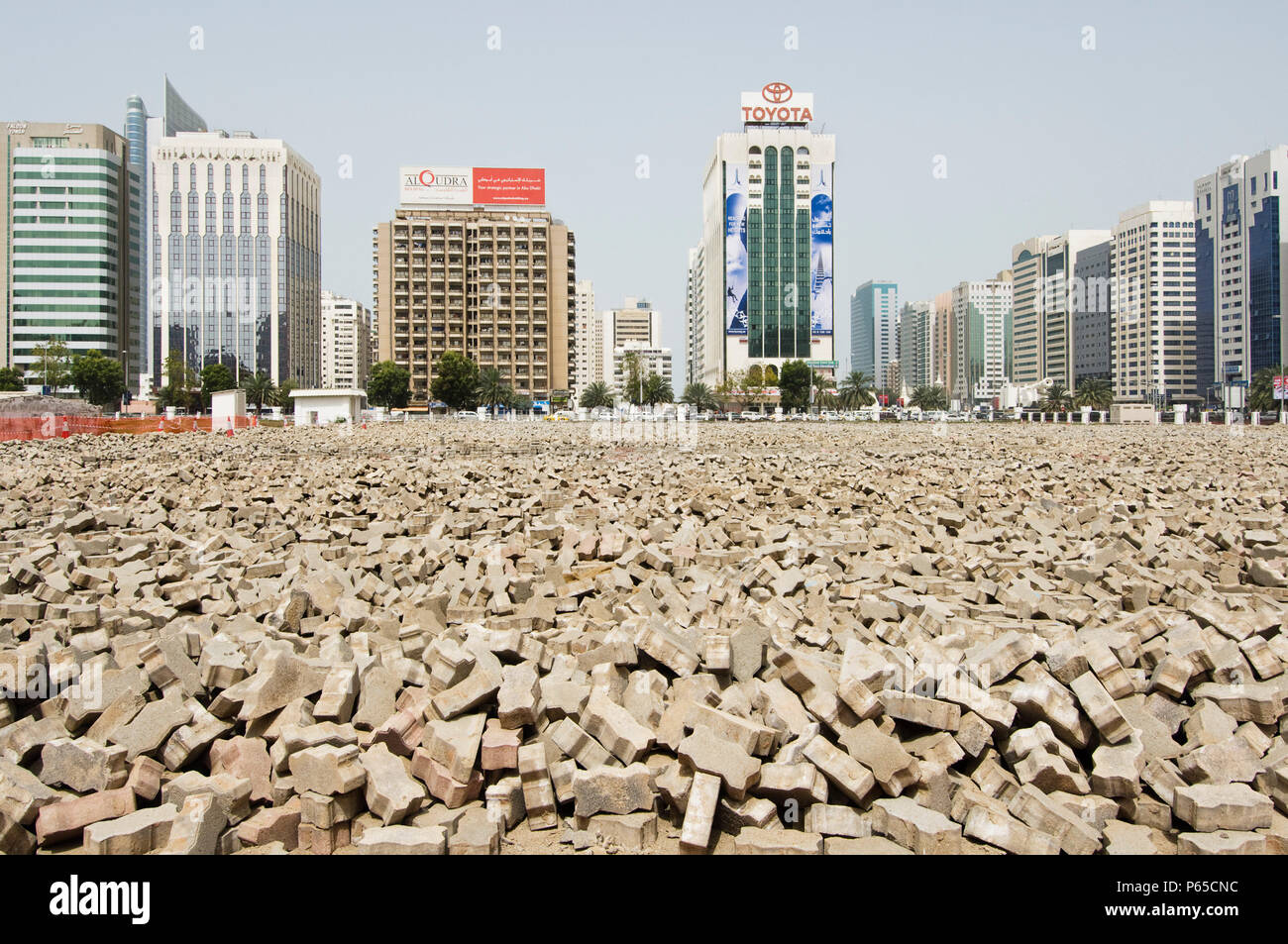 Pflastersteine waitng verlegt werden. Die Innenstadt von Abu Dhabi. Stockfoto