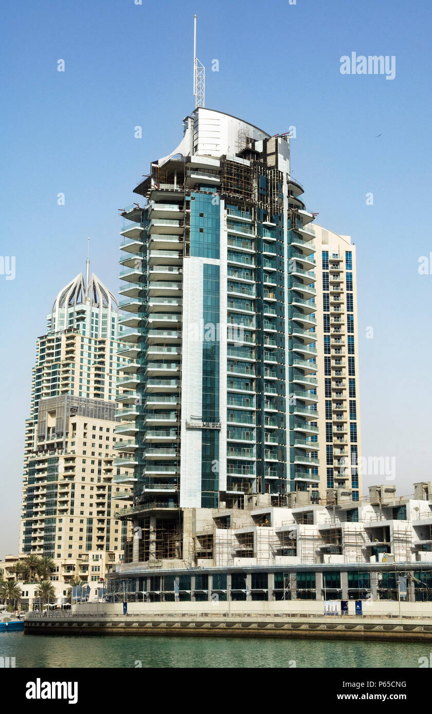 Gemischte Wohnnutzung Turm, in der Nähe der Fertigstellung. Dubai Marina. Dubai Stockfoto