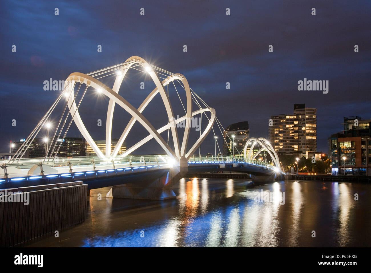 Die Seeleute, Brücke, eine moderne Fußgängerbrücke über den Fluss Yarra in Melbourne, Australien. Stockfoto