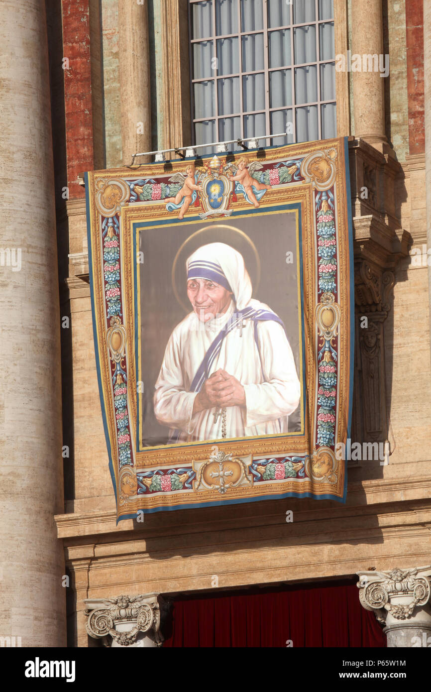 St. Peters Basilica in Vatikanstadt, Heiligsprechung von Mutter Teresa in Rom, Italien Am 05. September 2016. Stockfoto