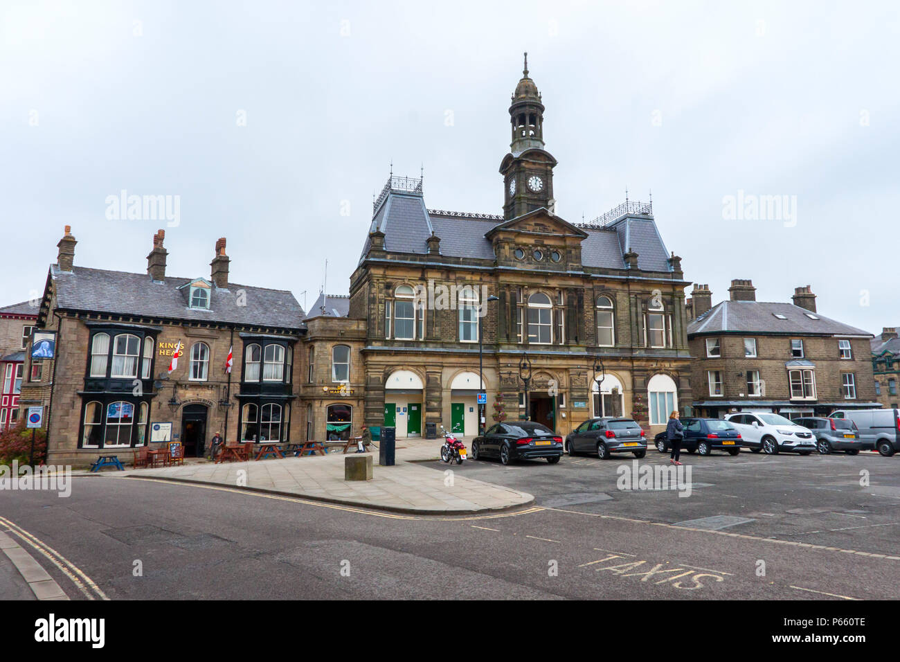 Buxton, Rathaus und Marktplatz, Derbyshire Stockfoto