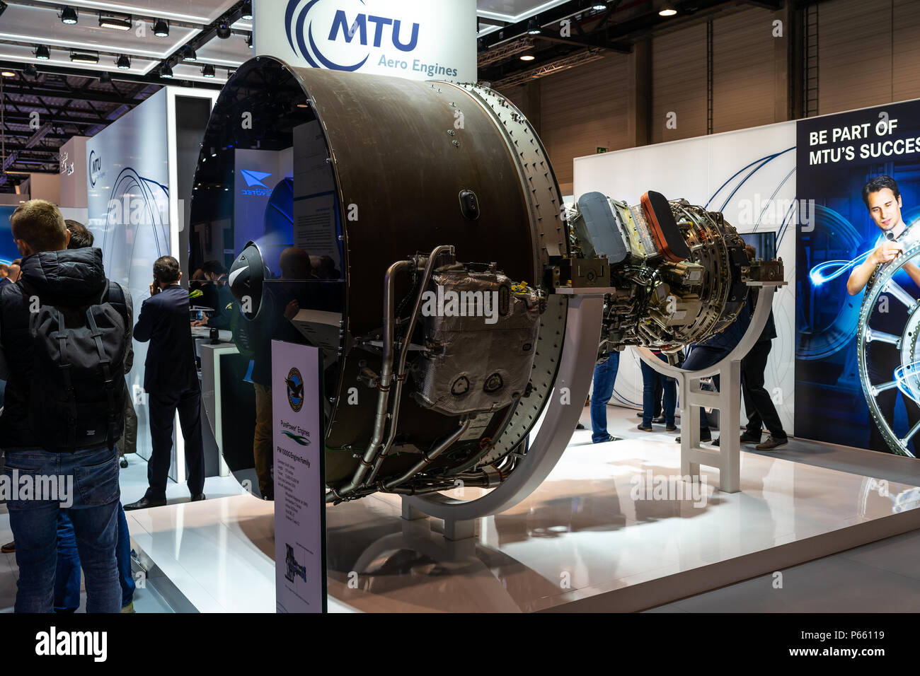 Der Stand der MTU Aero Engines und Bypass Getriebefan Familie Pratt & Whitney PW1000G. Ausstellung die ILA Berlin Air Show 2018. Stockfoto