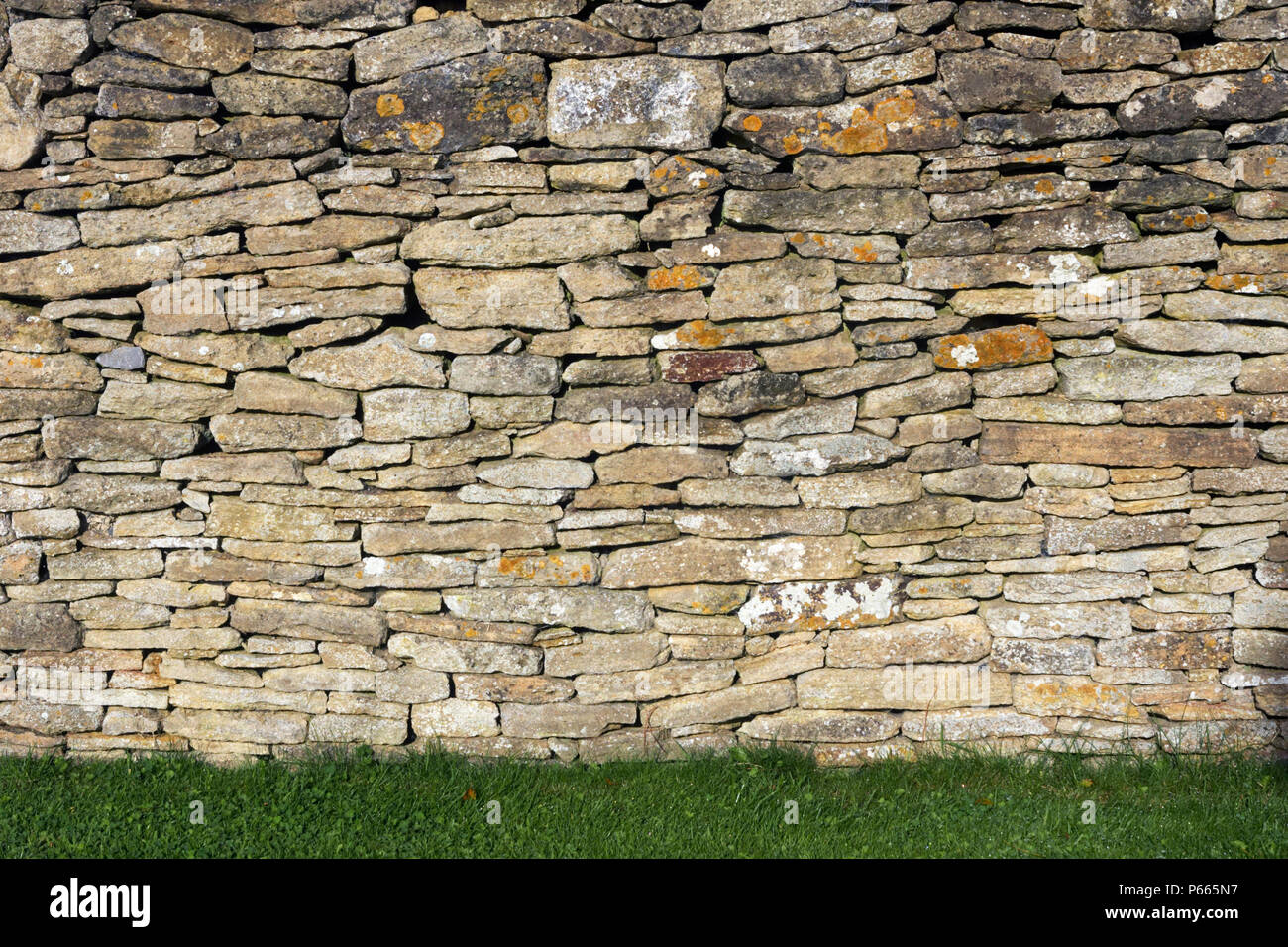 Trockenbau mit Mendip Somerset Steine, Somerset, England, Großbritannien gebaut. Stockfoto