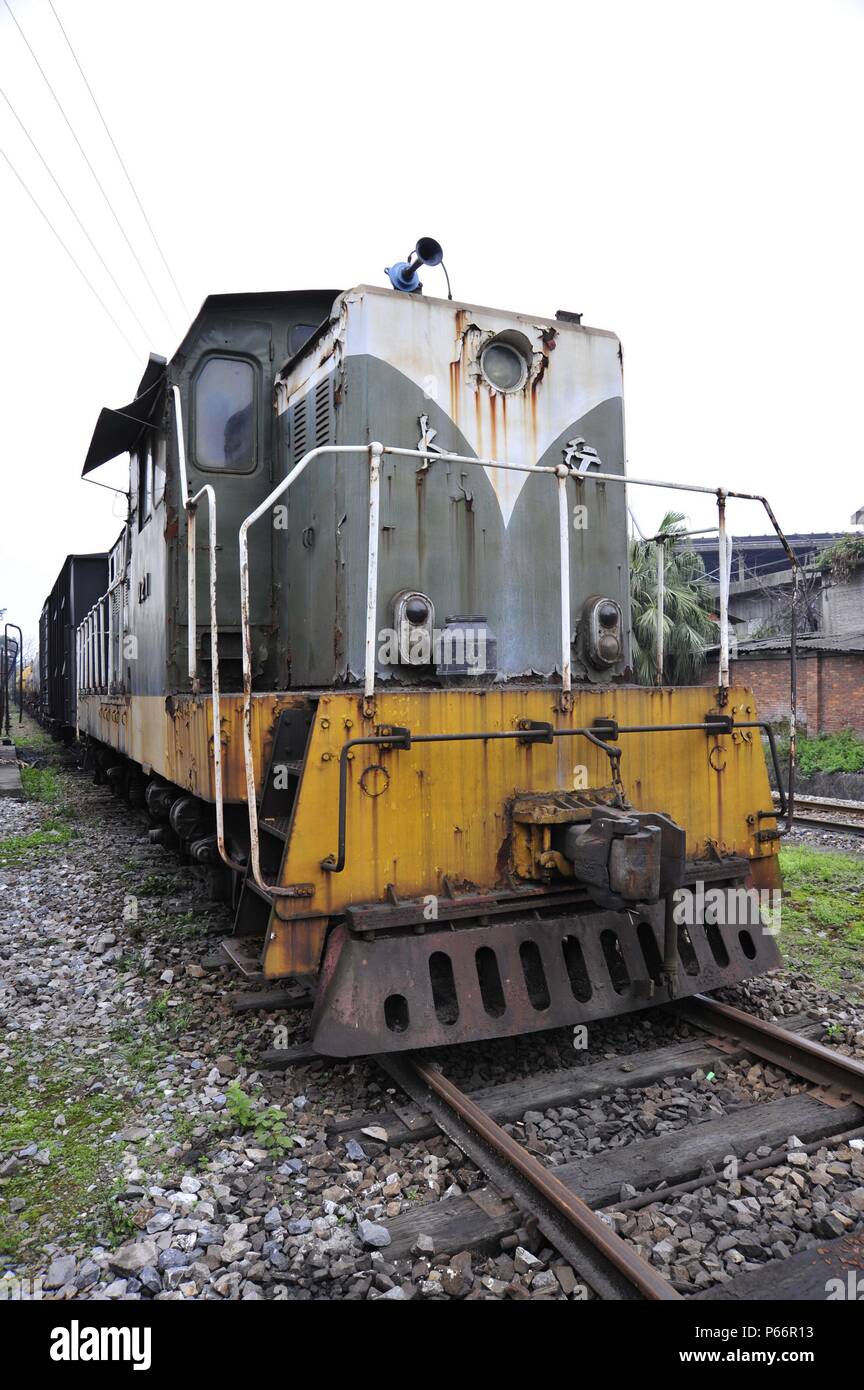 Industrielle Lokomotive in Abstellgleise in Fuzhou, Provinz Fujian, China. 19. Februar 2010. Stockfoto