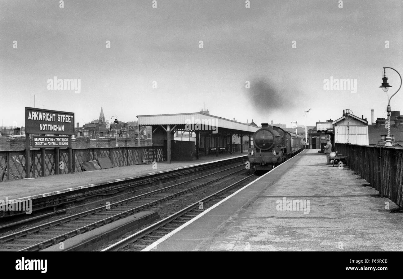 Nottingham, Arkwright Street Station war 1 Meile südlich von Nottingham, Victoria auf der GC Main Line entfernt. Die nameboard lädt Fans hier zu steigen Stockfoto