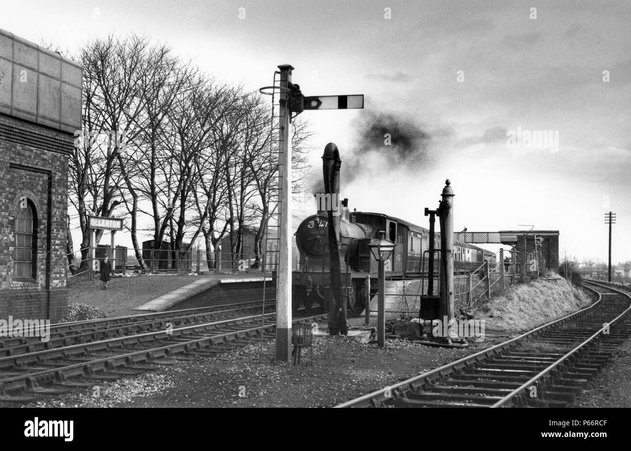 Ollerton wurde auf dem ehemaligen Lancashire Derbyshire und East Coast Railway, die in die Große Zentrale integriert wurde. Diese Szene zeigt Robinson Cla Stockfoto