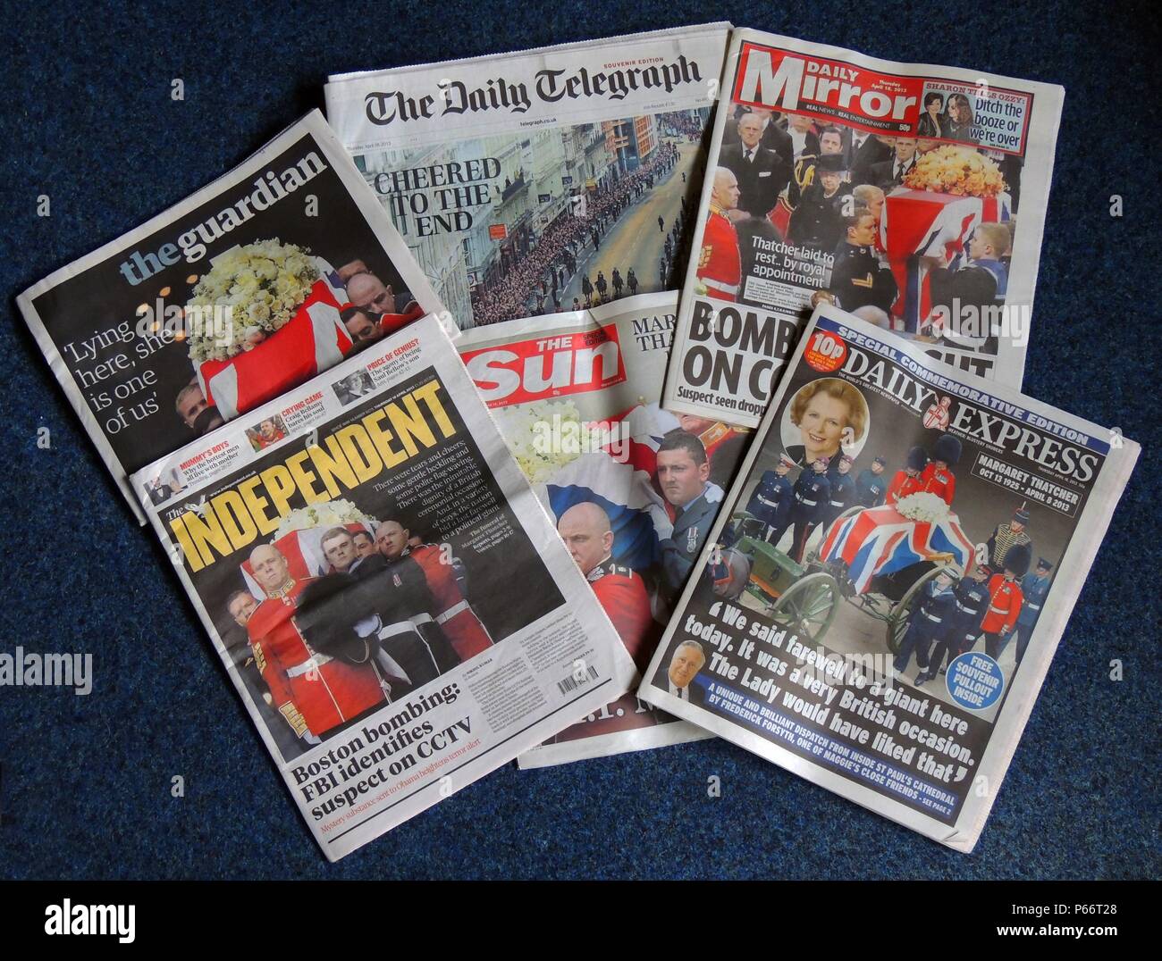 Auswahl der vorderen Seite Geschichten aus britischen Zeitungen, Kennzeichnung der Tod von Lady Margaret Thatcher, britische Premierminister 1979-1990. April 2013 Stockfoto