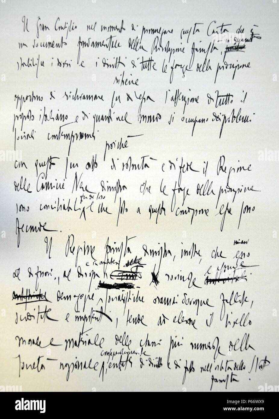 Eine der grundlegenden Dokumente der Faschistischen Revolution: Die Charta der Arbeit. (Autogramm Duce schrieb und die "Ordnung des Tages" in den Grossen Rat vom 21. April 1927 genehmigt). Stockfoto