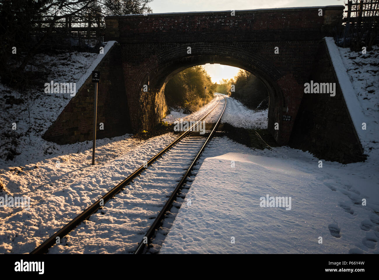 Schnee auf Gleisen, Cotswold Linie Stockfoto