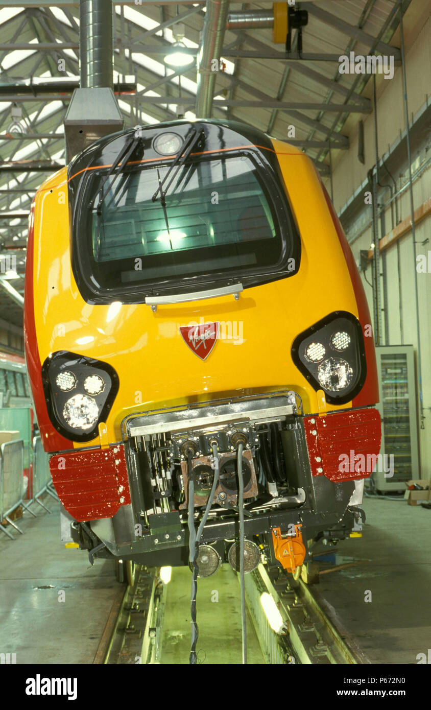 Eine Jungfrau Super Voyager erfährt Statische neigen die Prüfung bei der Bombardier arbeitet in Wakefield. 2001 Stockfoto