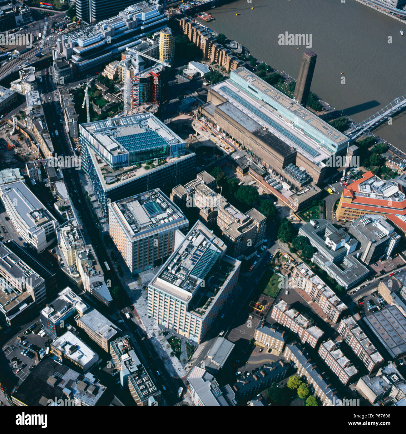 Luftaufnahme von der Tate Modern und 123 Bankside, Southwark, London, UK Stockfoto