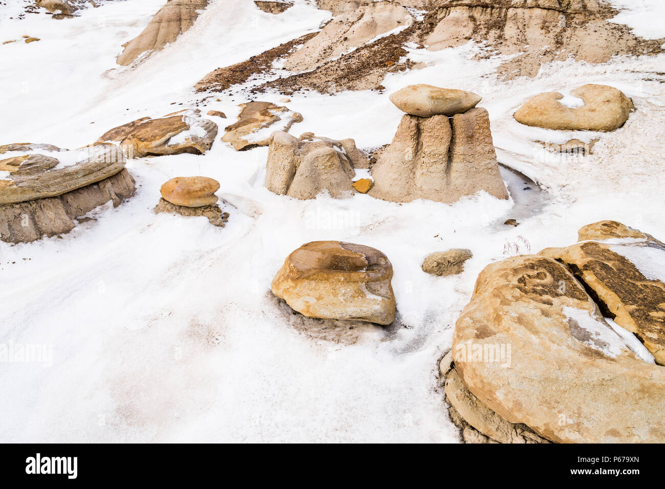 Badlands, Hoodoos im Winter, Willow Creek, Drumheller, Alberta, Kanada Stockfoto