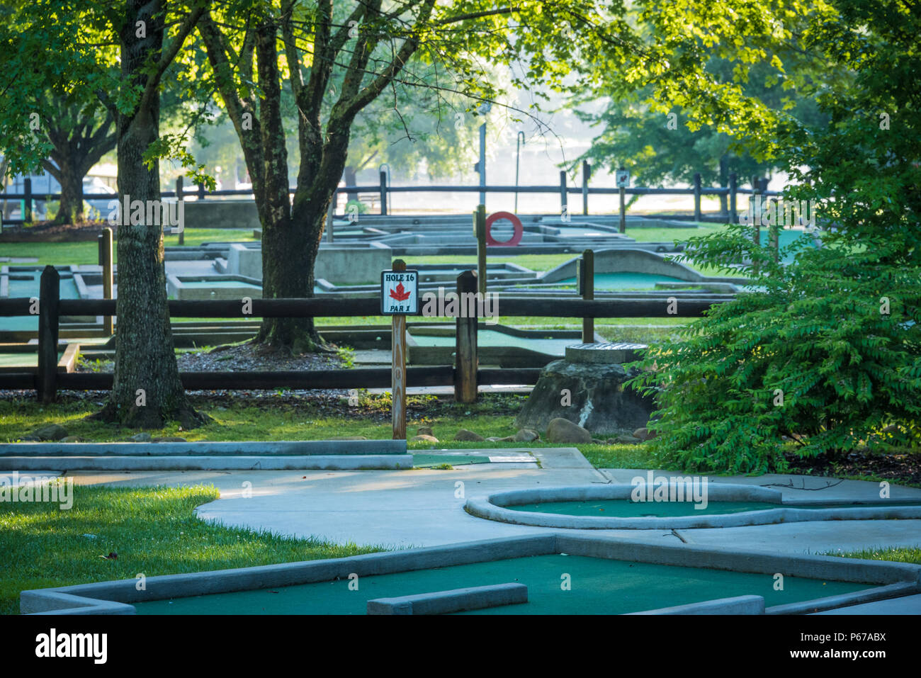 Minigolf bei Vogel State Park in den Blue Ridge Mountains in der Nähe von Hanover, Georgia. (USA) Stockfoto