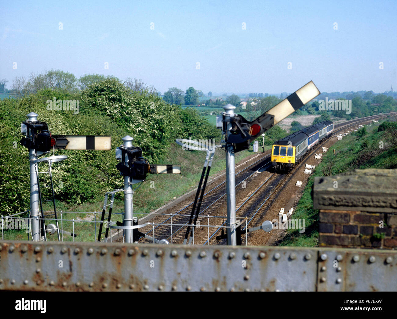 Aynho Kreuzung. 10:20 ex-Banbury ist für das Bicester - Marylebon Position deaktiviert. 04.05.1990. Stockfoto