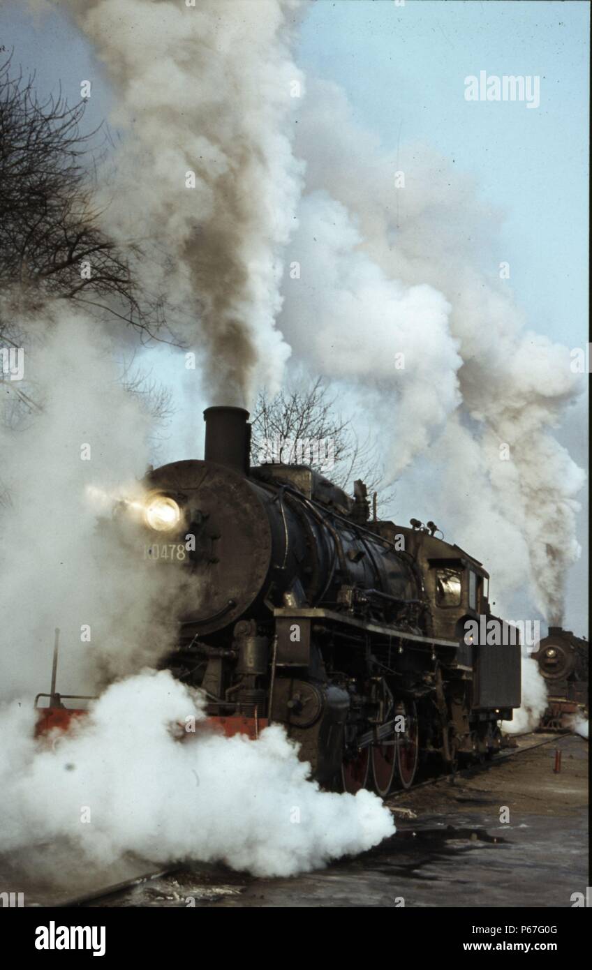 Fushun Tagebau Zeche auf Thuresday 5 Jan 1984 Wenn das System betrieben ein ehemaliger United States Army Transportation Corps S160 Klasse 2-8-0 s followi Stockfoto