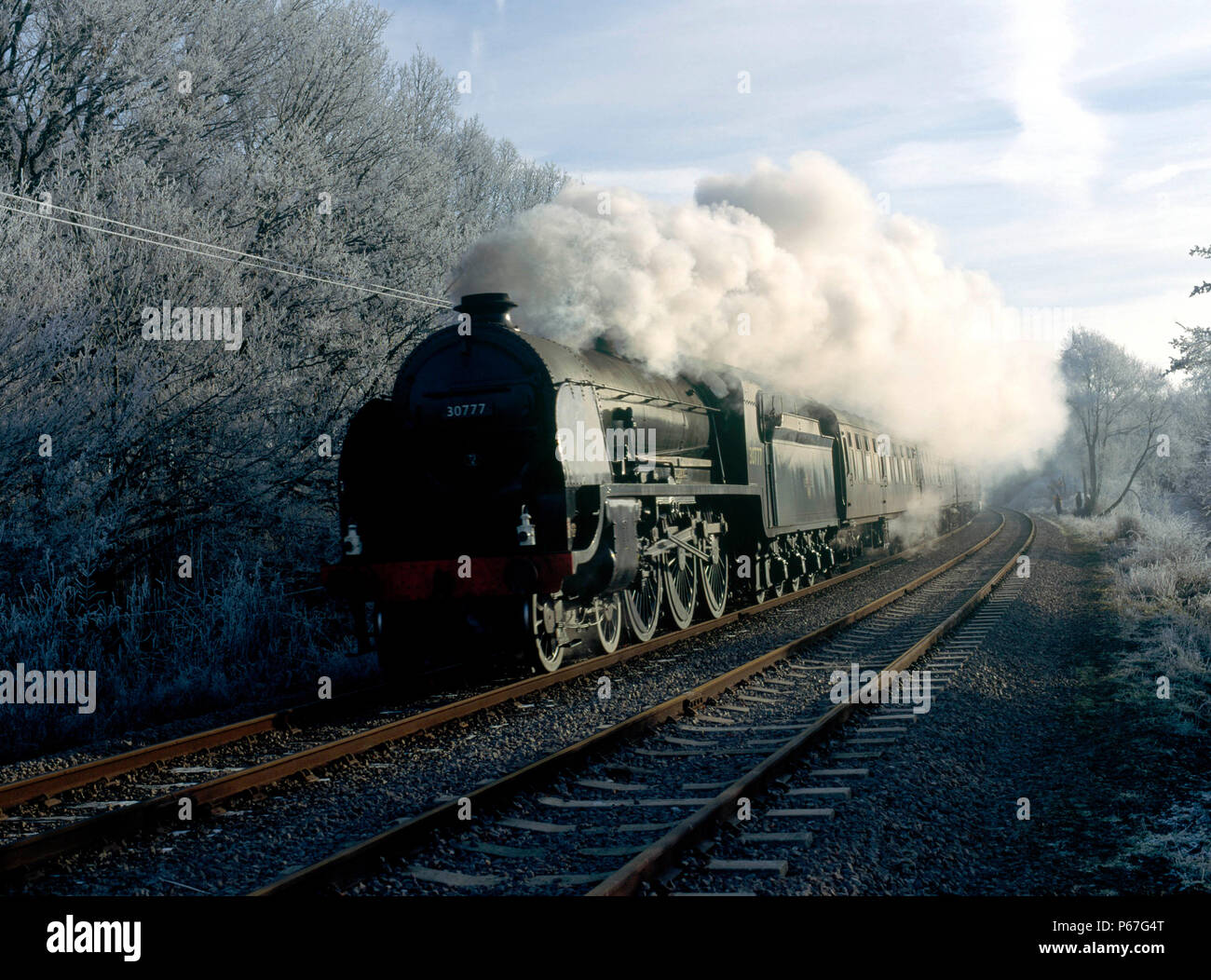 Great Central Railway. Nr.30777 Sir Lamiel an Kinchley Lane mit der 12:00 Uhr ex Leicester North für Loughborough. 29.12.95. Stockfoto