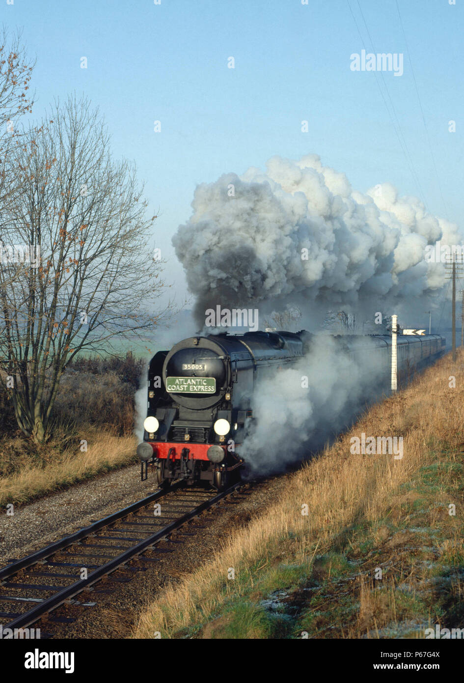 Great Central Railway. Nr. 35005 Canadian Pacific Blätter Loughborough mit der 11:00 Uhr Santa Speziell für Leicester North. 08.12.1991. Stockfoto