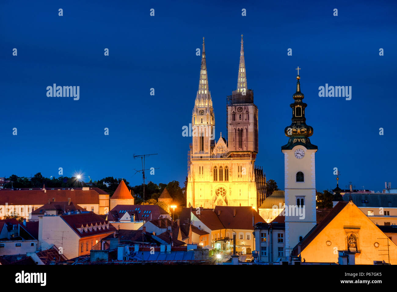 Turmspitzen der Kathedrale, Zagreb, Kroatien Stockfoto