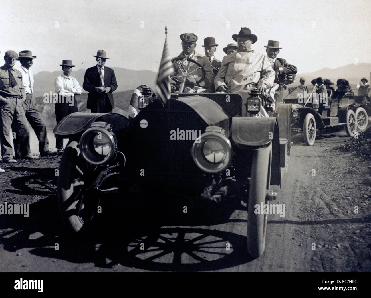 Präsident Theodore Roosevelt besucht Roosevelt in Arizona, 13. April 1911. Stockfoto