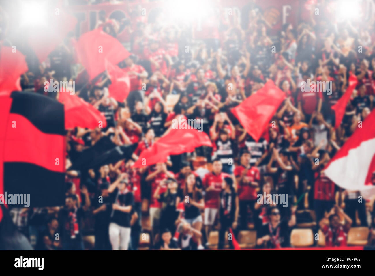 Verschwommen Von Fussballfans In Einem Match Und Zuschauer An Fussball Stadion Stockfotografie Alamy