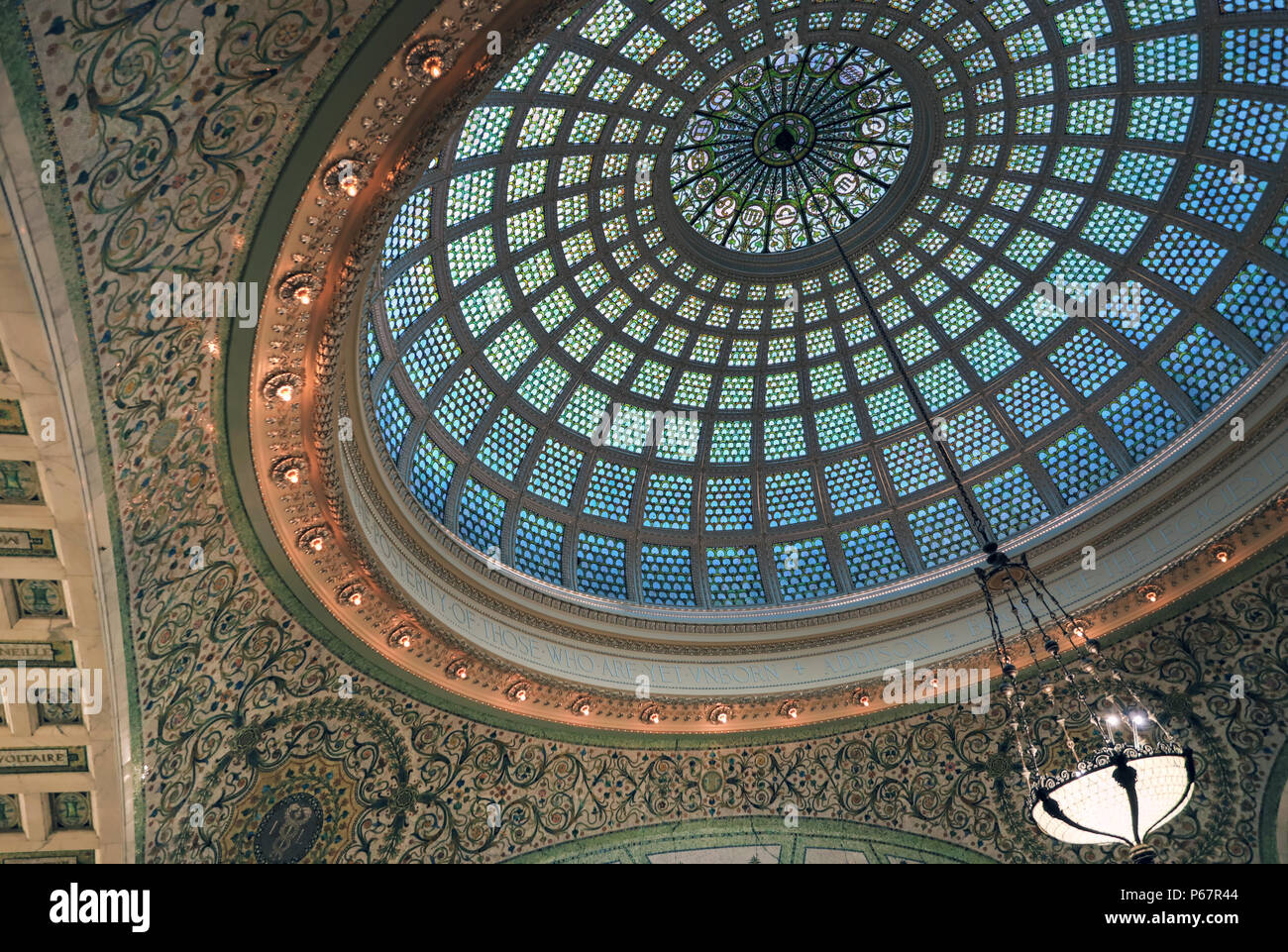 Chicago, Illinois, USA - Juni 22, 2018 Der Innenraum und der Kuppel am Chicago Cultural Center. Stockfoto