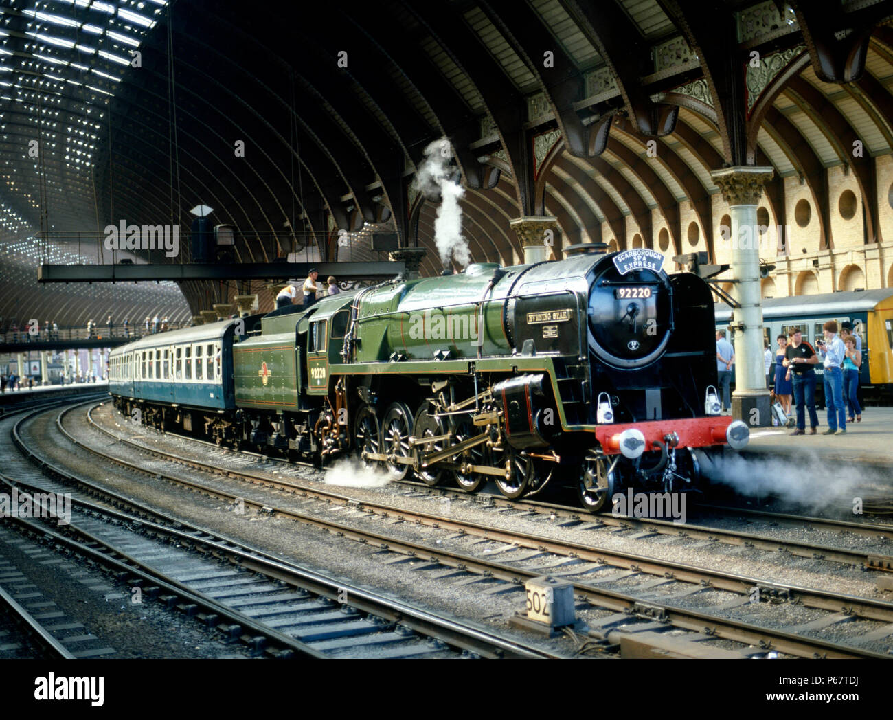 Scarborough Spa Express. Nr. 92220 'Evening Star' kommt in York Bahnhof von Leeds vor seiner Abreise in Scarborough. 14. August 1983. Stockfoto