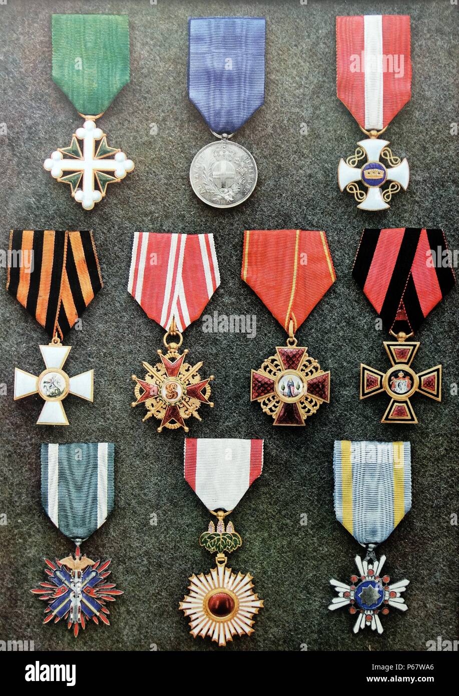 Japanische und Russische militärische Medaillen von Weltkrieg einer Stockfoto