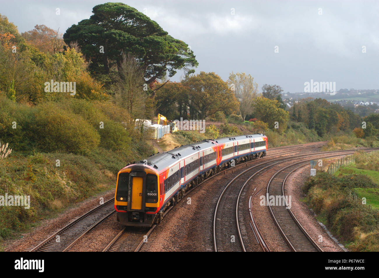 Der Great Western Railway. Ein South West Trains Class 159 DMU an Aller überschrift für Newton Abbot mit einem Zug von Torquay und Paignton. 2005 Stockfoto