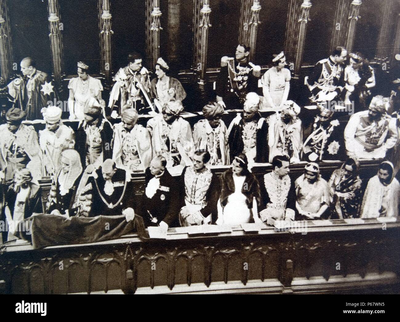 Krönung britischer König George VI in der Westminster Abbey. George VI (Albert Frederick Arthur George; 14. Dezember 1895 - vom 6. Februar 1952) König des Vereinigten Königreichs und der Dominions des British Commonwealth von 11 Dezember 1936 bis zu seinem Tod. Er war der letzte Kaiser von Indien und der erste Leiter des Commonwealth Stockfoto