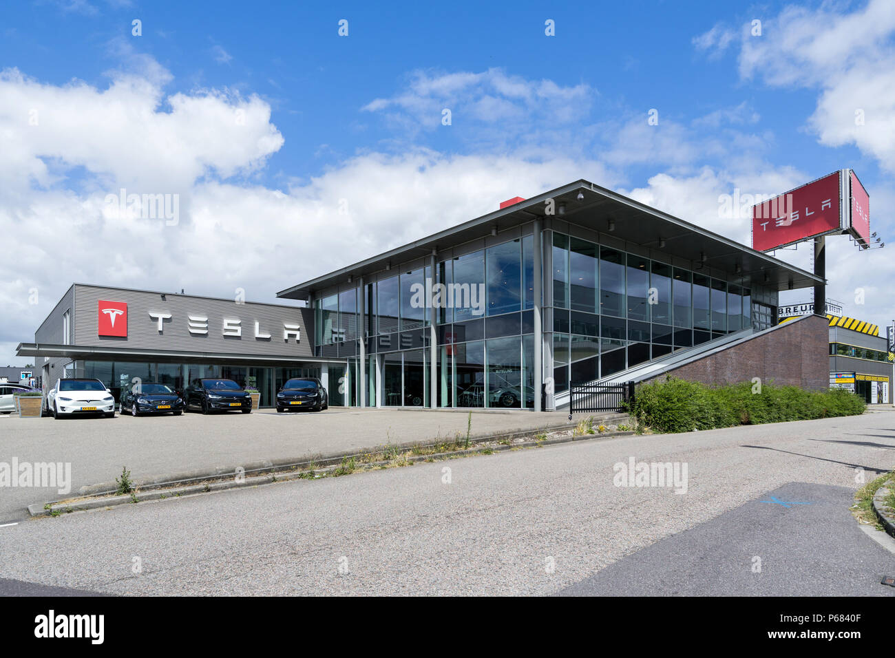 Tesla store in Rotterdam, Niederlande Stockfoto