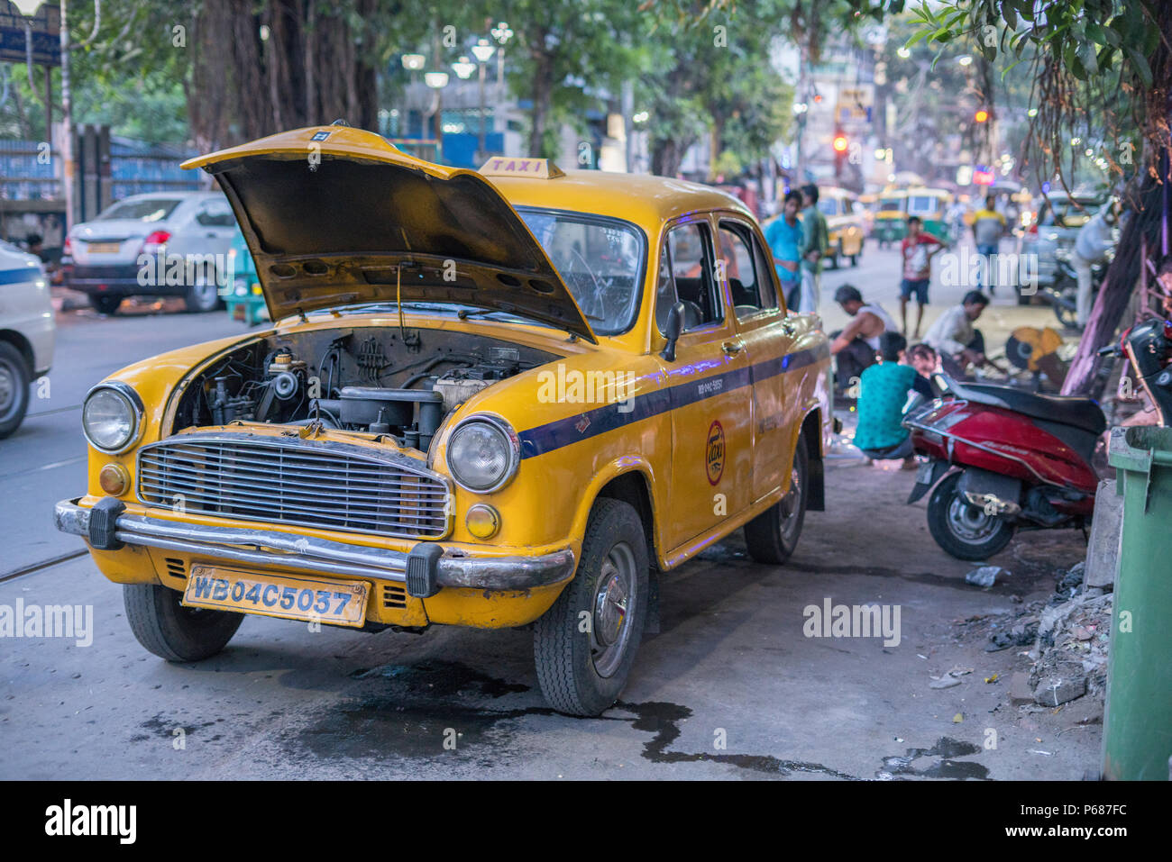 Gelbe Botschafter Taxi - Kolkata, Indien Stockfoto