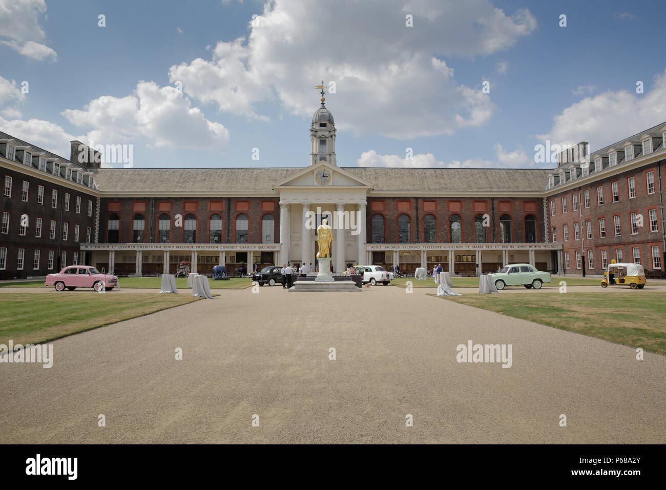 London, Großbritannien. 28 Juni, 2018. Die Beurteilung der schillernden Concours d'éléphant Flotte von kundenspezifischen Fahrzeugen geführt von SKH Prinz Michael von Kent im Royal Hospital Chelsea. Credit: Amanda Rose/Alamy leben Nachrichten Stockfoto