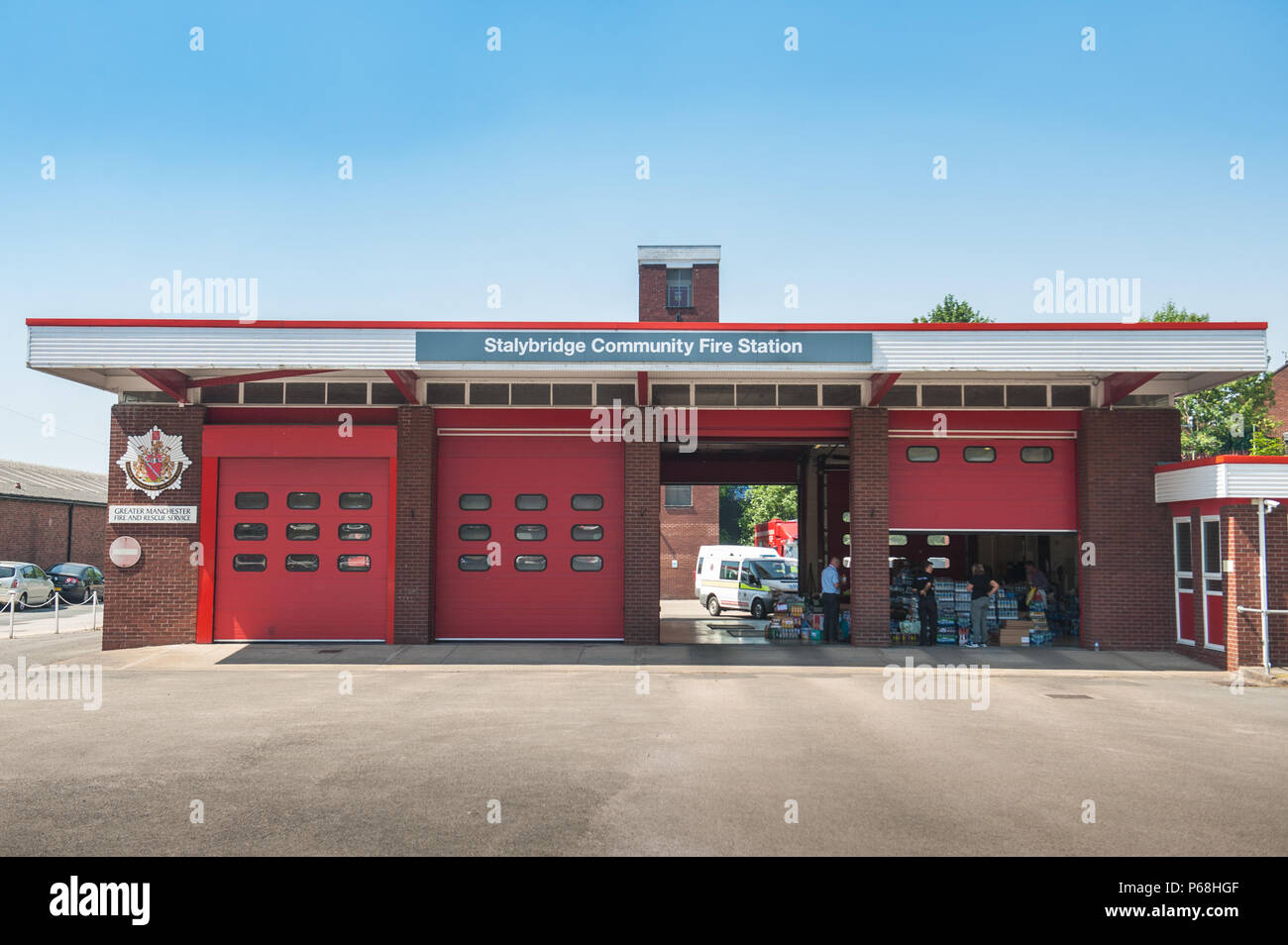 Stalybridge Fire Station, Greater Manchester, UK. 29 Juni, 2018. Stalybridge Gemeinschaft Feuerwache, die Nabe der Versuche des Saddleworth Moor Brand zu kontrollieren. Stalybridge, Greater Manchester am Freitag, den 29. Juni 2018. Quelle: Matthew Wilkinson/Alamy leben Nachrichten Stockfoto