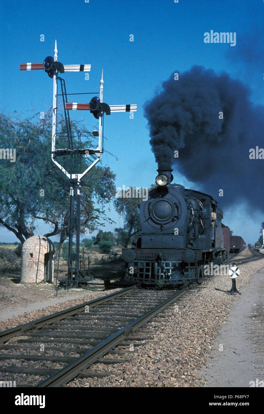 Typisch Britisch inside-Zylinder 0-6-0 waren Motoren noch Arbeit in Pakistan. Hier eine dieser klassischen Maschinen - Oberflächlich betrachtet, ähnelt die alten Gr Stockfoto