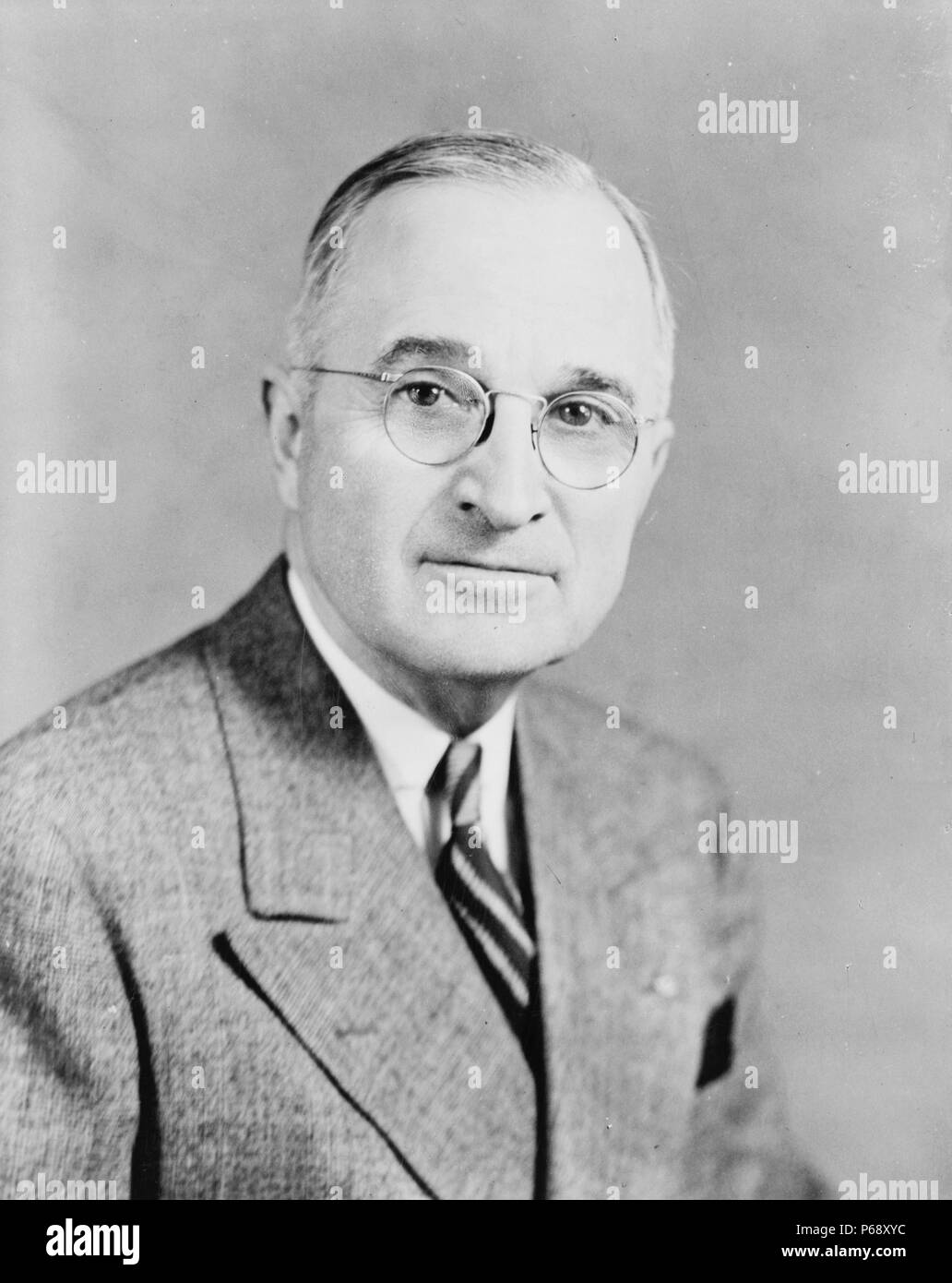 Foto von Präsident Harry S. Truman (1884-1972) 33. Präsident der Vereinigten Staaten. Datiert 1945 Stockfoto