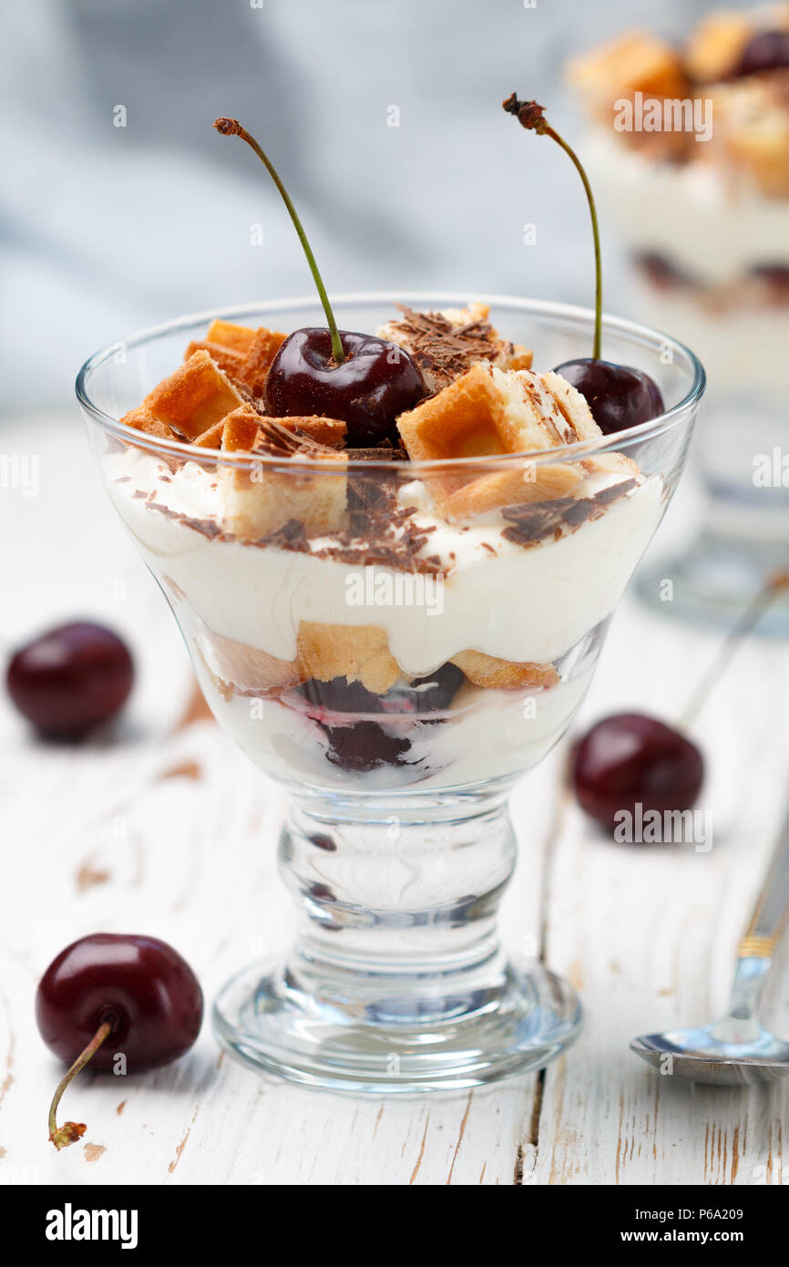 Nachtisch Waffeln, Frischkäse (Ricotta, Mascarpone, Joghurt) und ...