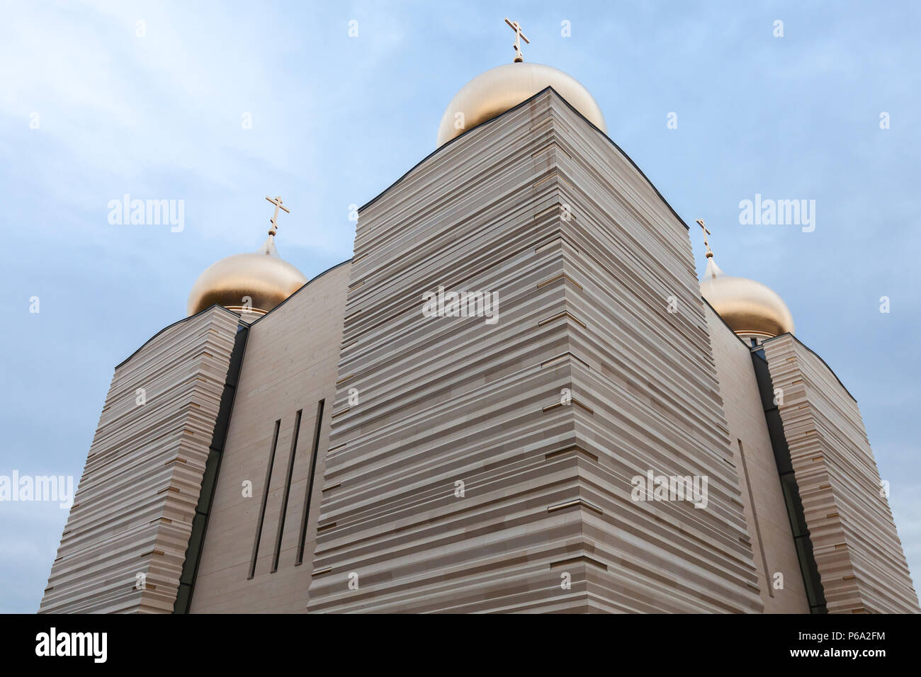 Paris, Frankreich, November 4, 2016: Kuppeln der Kathedrale der Heiligen Dreifaltigkeit, neuen russisch-orthodoxen Kathedrale in Paris Stockfoto