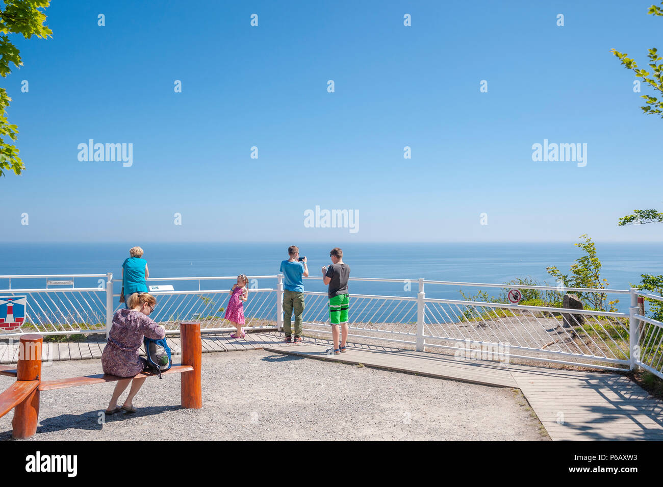 Besucher auf dem Königsstuhl Aussichtsplattform, Sassnitz, Rügen, Mecklenburg-Vorpommern, Deutschland, Europa Stockfoto