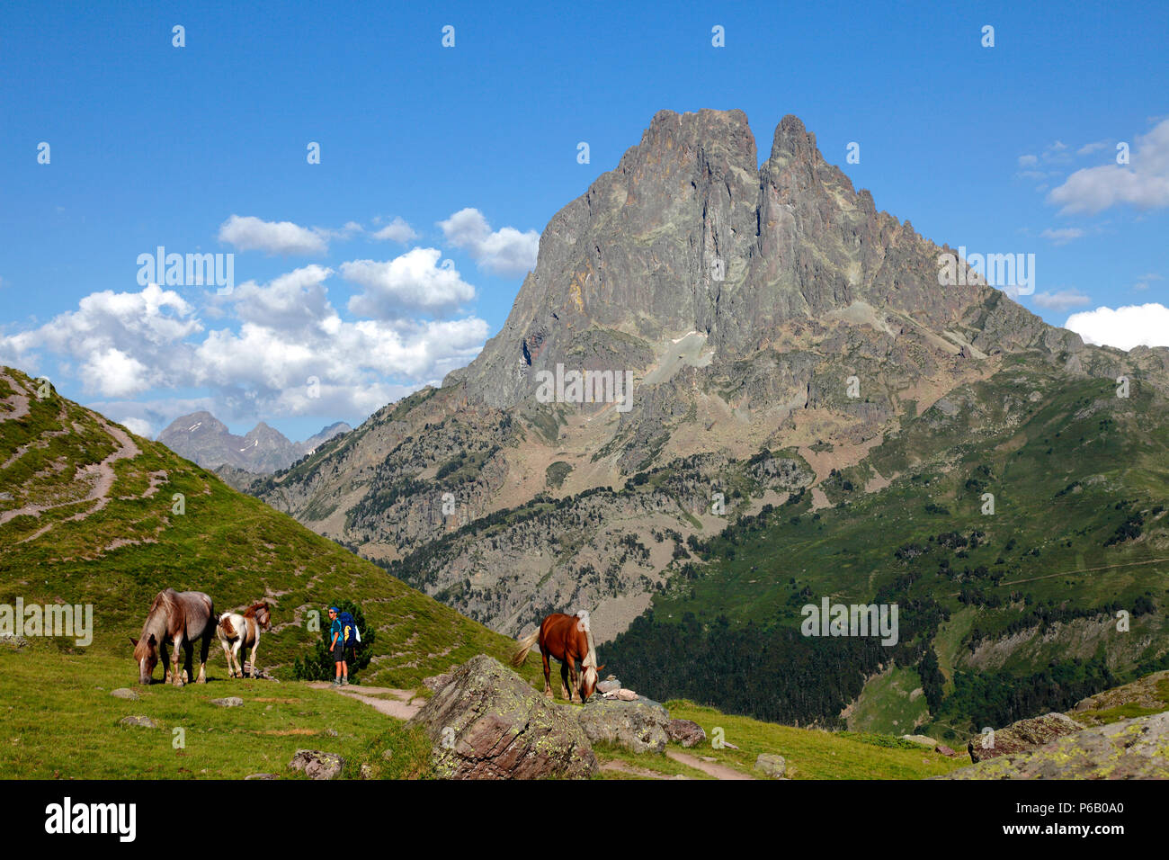 Frankreich, Languedoc-Roussillon, Pyrenees Atlantiques Nouvelle (64), Bearn, Ossau Tal (Gemeinde Eaux-bonnes), Pic du Midi d'Ossau (Nationalpark der Pyrenäen) und Ayous Seen Stockfoto