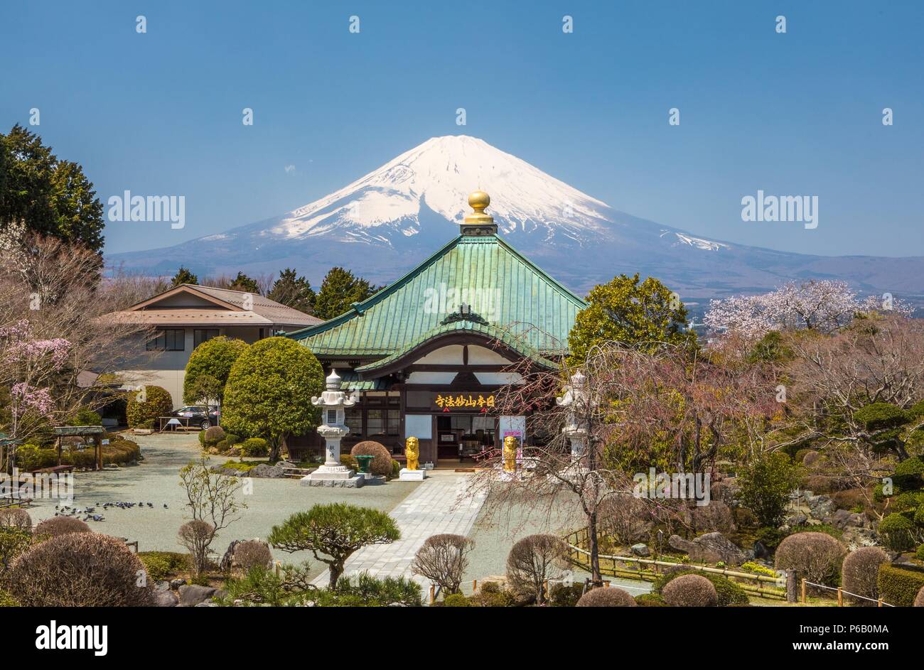 Mount Fuji, Japan, Gotemba Stadt und Tempel Stockfoto