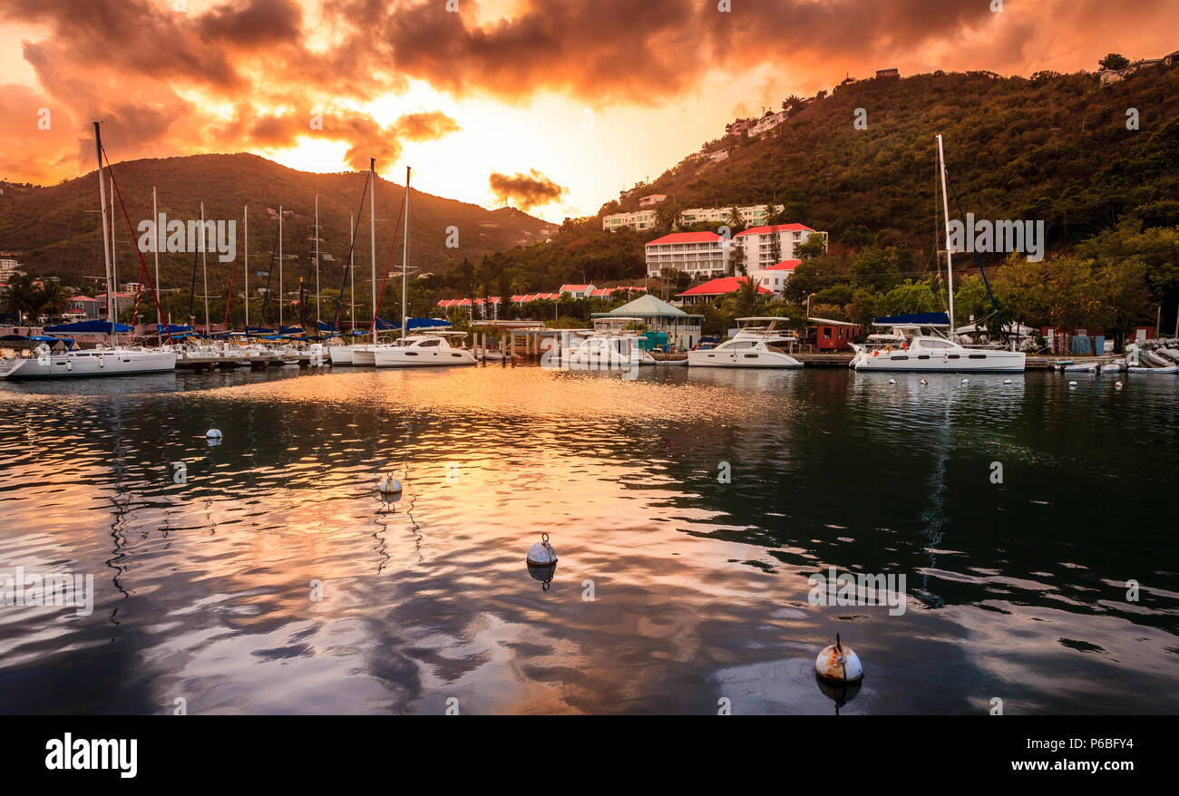 Segelboote in einer Marina in Wickhams Cay II auf Tortola in Britische Jungferninseln Stockfoto