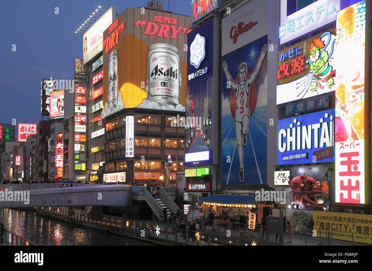 Japan, Osaka, Minami, Dotombori, Nachtleben, Straßenszene, Stockfoto