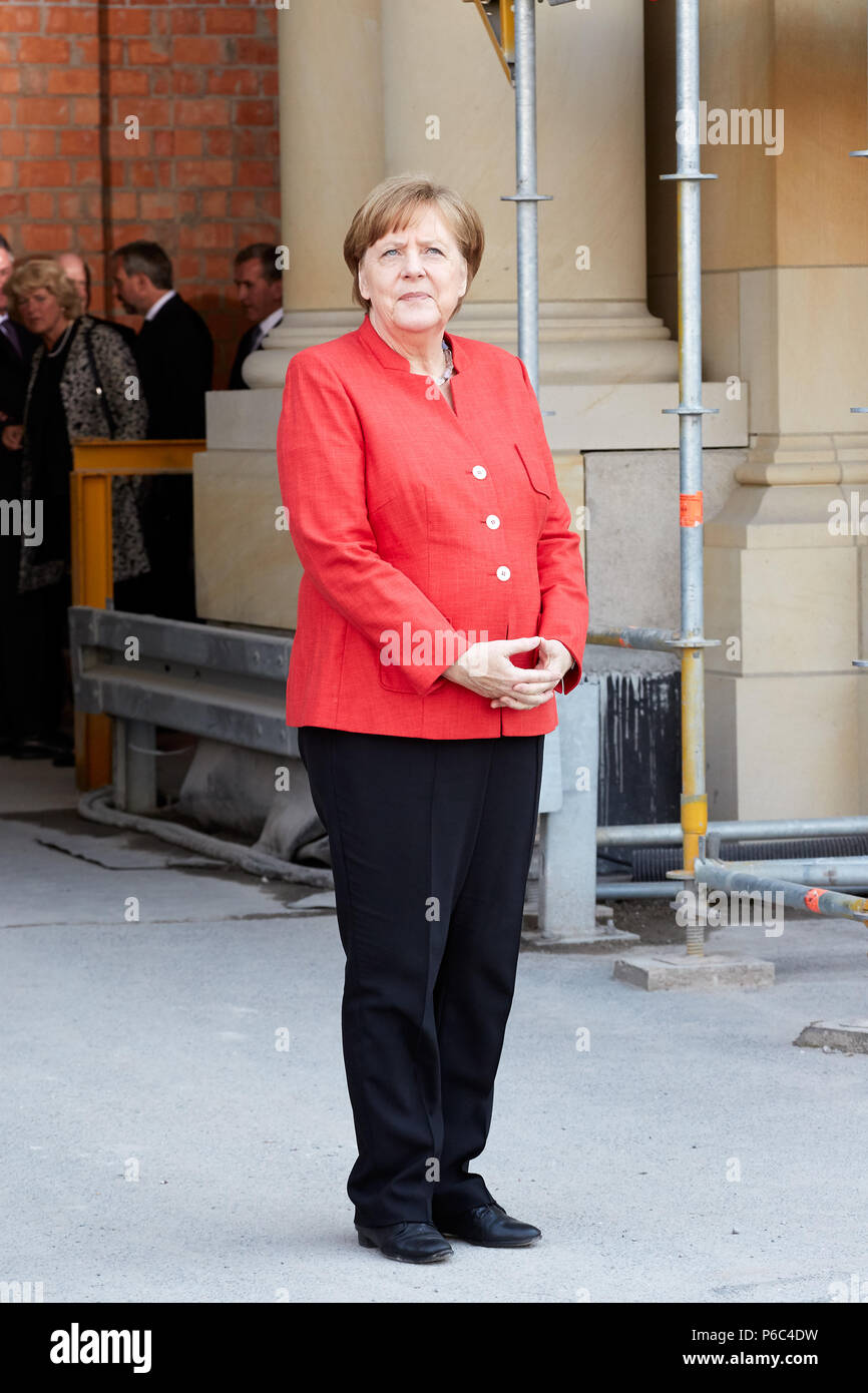 Berlin - Bundeskanzlerin Angela Merkel auf der Baustelle des Humboldt-forums. Stockfoto