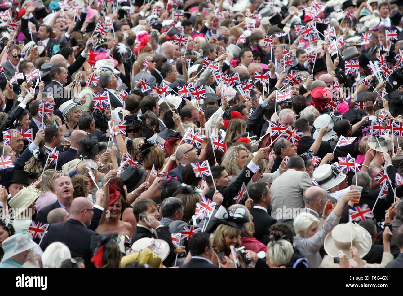 Ascot, UK, Menschen wirbeln nationalen Gewinde Stockfoto