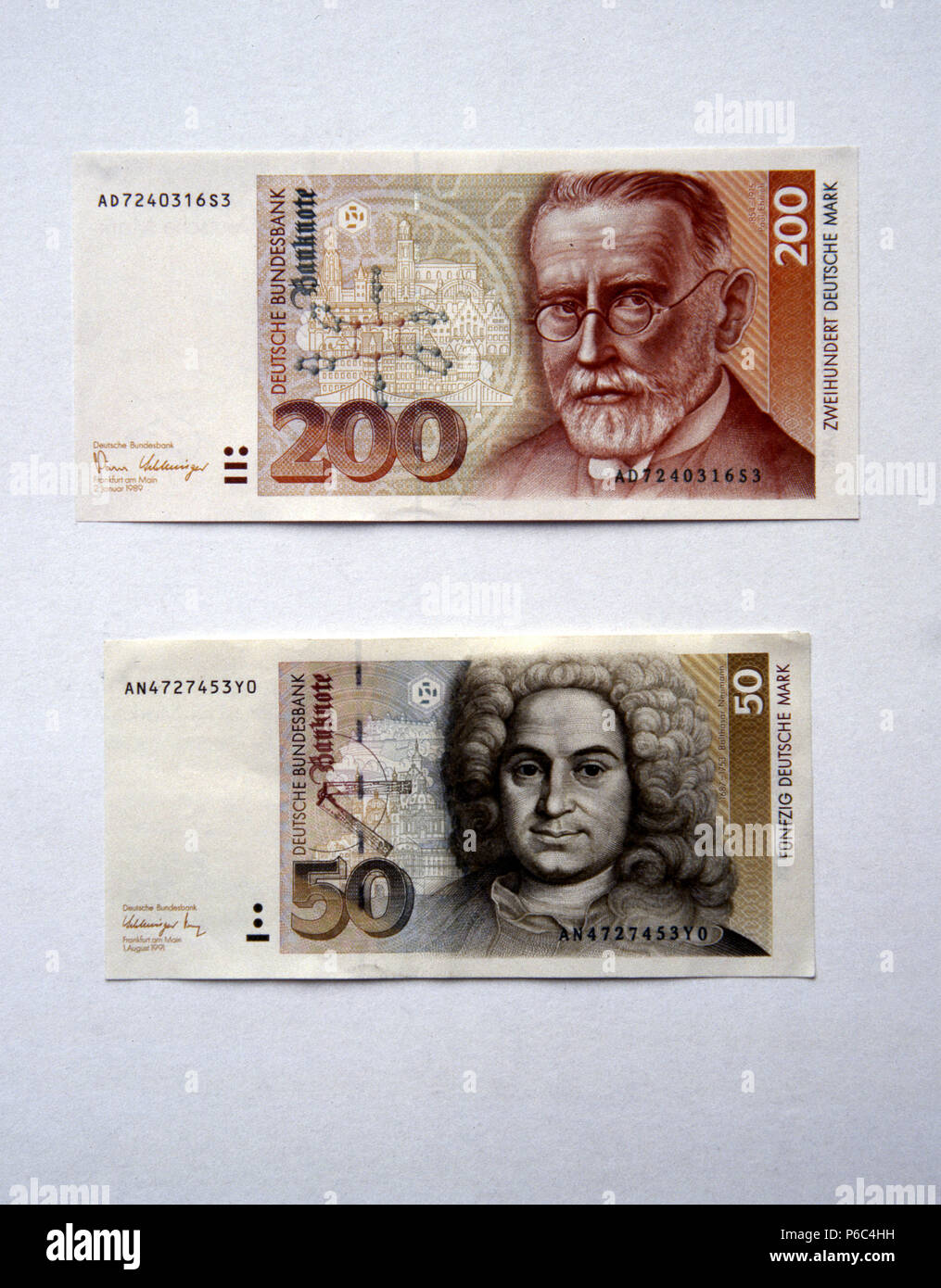 Berlin, Deutschland - Banknoten im Wert von 50,- DM und 200 DM Stockfoto