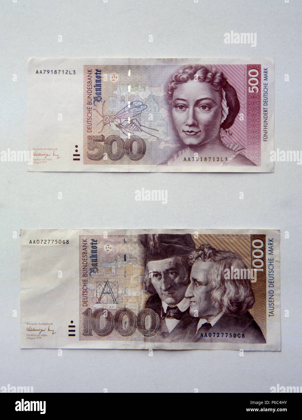 Berlin, Deutschland - Banknoten im Wert von 500 DM und 1000 DM Stockfoto