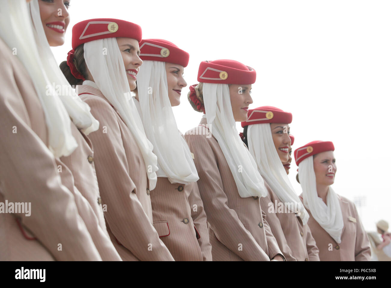 Dubai, Vereinigte Arabische Emirate, stewardess der Fluggesellschaft Emirates Stockfoto