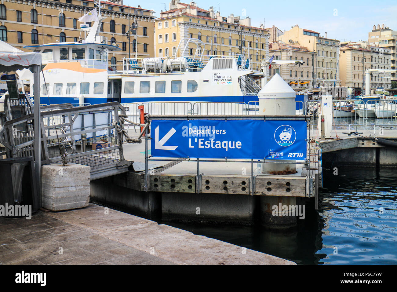 Von Marseille Vieux Port Nach L Estaque Von Der Maritime Shuttle Stockfotografie Alamy